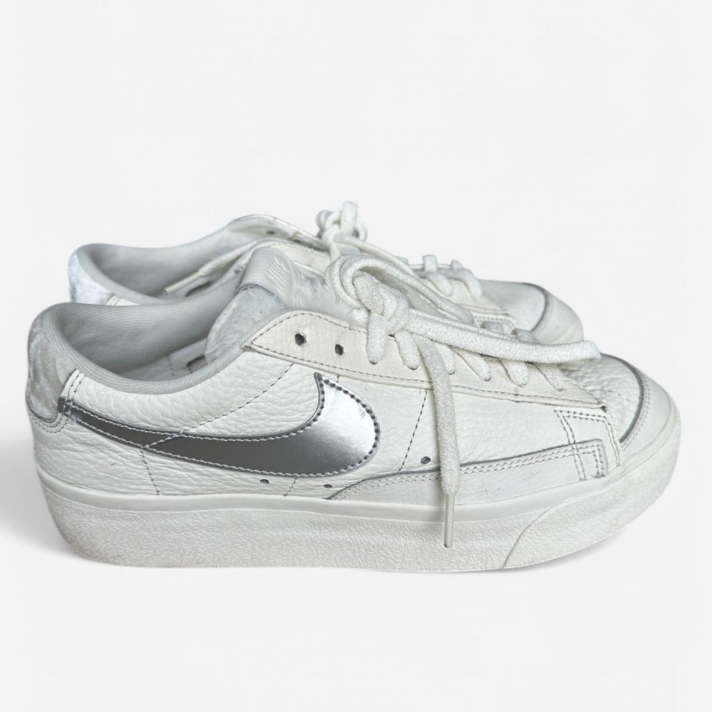 Nike Sneakers Blazer Low Platform Faux Sherpa Fur W - DO8993-100 Size 9.5